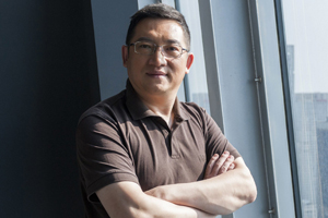 報告文學獎：獲獎作品《方大曾：消失與重現》作者：馮雪松（回族）         創作感言　　寫作《方大曾：消失與重現》的過程，是我作為一名新聞人，職業理想不斷升華的過程。我始終相信，不用內心去感知，鏡頭是虛浮的，不用雙腳去丈量，解說詞是沒有溫度的，真正的紀錄者應該追求嚴謹和真實，而不是炫技和討好。