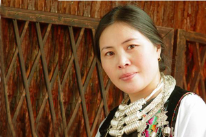 報告文學獎：獲獎作品《逐夢》作者：龍寧英（苗族）         創作感言　　通過創作《逐夢》，我的靈魂受到了洗禮，精神得到了幫扶。作為生活在基層的少數民族作家，我意識到，自己要走出自我的天地，融入時代發展的大潮中去，學習那些博大精深的民族民間文化，傾聽普通百姓的心聲，不斷創作出講好老百姓故事的作品來。