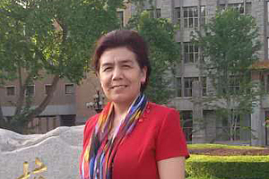 翻譯獎：維吾爾文譯漢文作者：姑麗娜爾·吾甫力（維吾爾族）         創作感言　　正因為這部作品在當代維吾爾文學創作中的重要地位、突出的社會現實意義，以及作者豐富的歷史文化知識和嫻熟的創作技巧、高尚的人格魅力，都吸引我閱讀、思考，進而產生了想把作品翻譯成漢語，讓更廣大的各民族讀者能通過漢語了解這部作品，了解維吾爾族歷史文化……