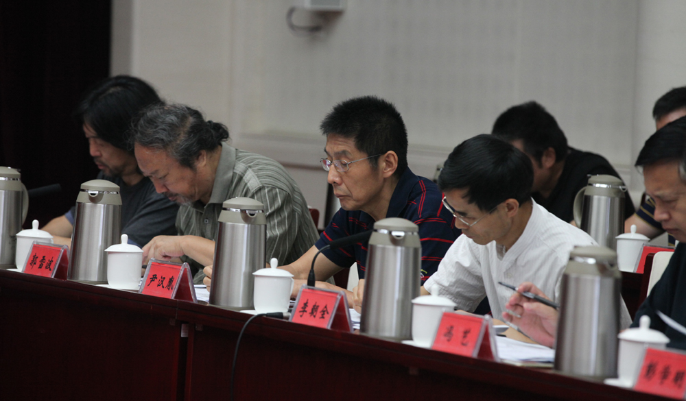 8月2日，第十一屆全國少數民族文學創作“駿馬獎”終評會評委畫票