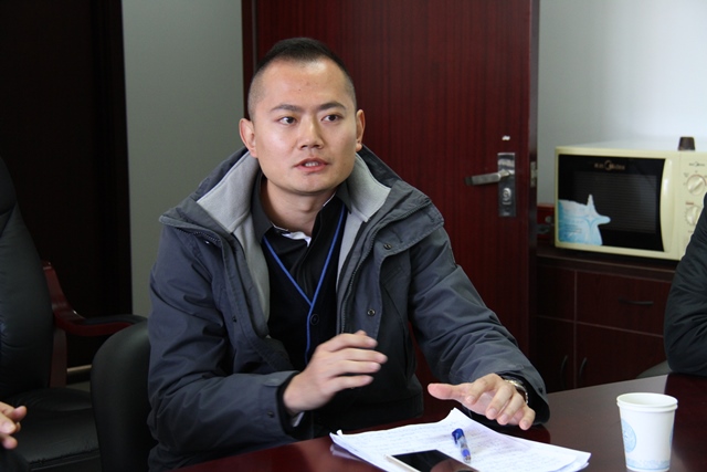 傅逸塵在會上發言