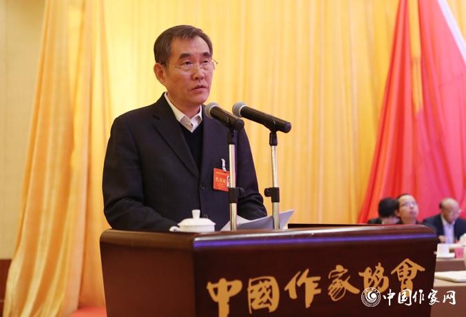 中國作協第九次全國代表大會舉行第二次全體會議，錢小芊作工作報告