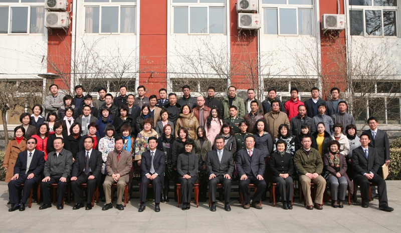 魯迅文學院第十三屆高研班學員名單　寧民慶　郭麗梅　于　田　劉辰?！±罹d星　王保忠　計文君　李　輝　宗利華　肖　?！±铥惼肌钼摇⊥貘欉_　肖慧敏　李潔冰　王秀白　韓子龍　楊　帆　許冬林　曹軍慶　林秀美　沈　念　曹志輝　盛可以　黃金明　楊麗達　趙　瑜　王必昆　賀小晴　何長安　劉一瀾　劉照進　周瑄璞　任　紅　蕭　云　郭　個　李進祥　李明華　劉　亮　黃麗榮　盧金地　林權宏　尹德朝　付秀瑩　陳　軍　伍　梅　顧　飛　曾　劍　戴守蓮　金錦姬　楊則緯　方麗娜