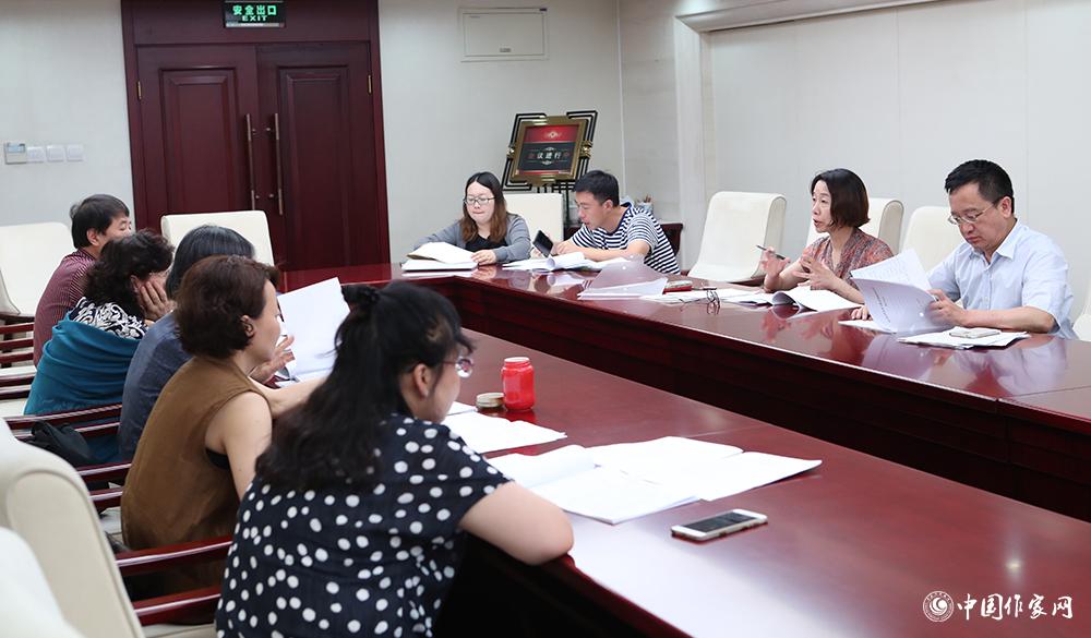 7月24日，全體會議結束后，綜合一組召開小組會議