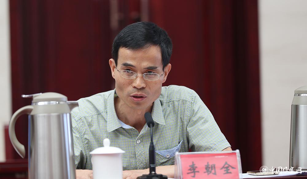 8月4日，李朝全在第十屆兒獎評委會第六次全體會議上介紹初選作品公示情況