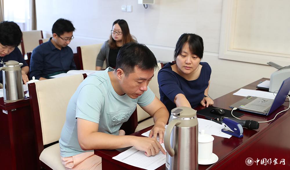 8月4日，各組聯絡員統計選票