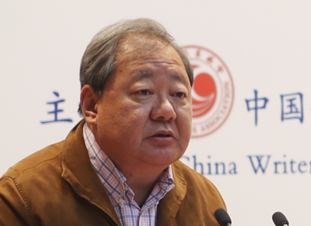 吉狄馬加：文學是讓我們靈魂相通的紐帶今天是一個復雜的世界，人類面臨著共同的困境、機遇和挑戰，命運前所未有地聯結在一起。[詳細]