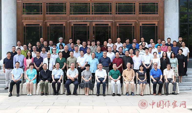 7月28日，第七屆魯迅文學獎全體評委合影