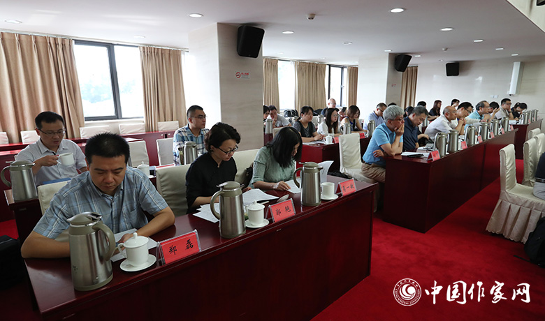 7月28日，第七屆魯迅文學獎各評委會全體會現場