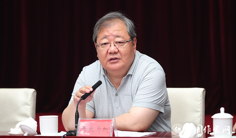 7月28日，吉狄馬加主持第七屆魯迅文學獎各評委會全體會