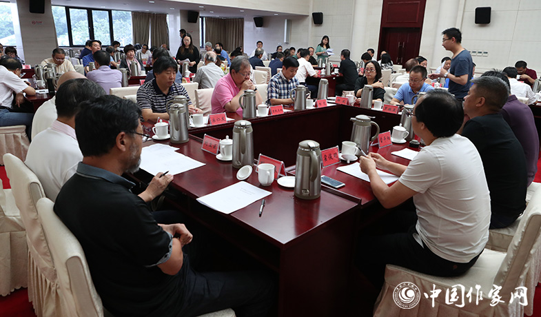 8月11日，第七屆魯迅文學獎終評會投票現場