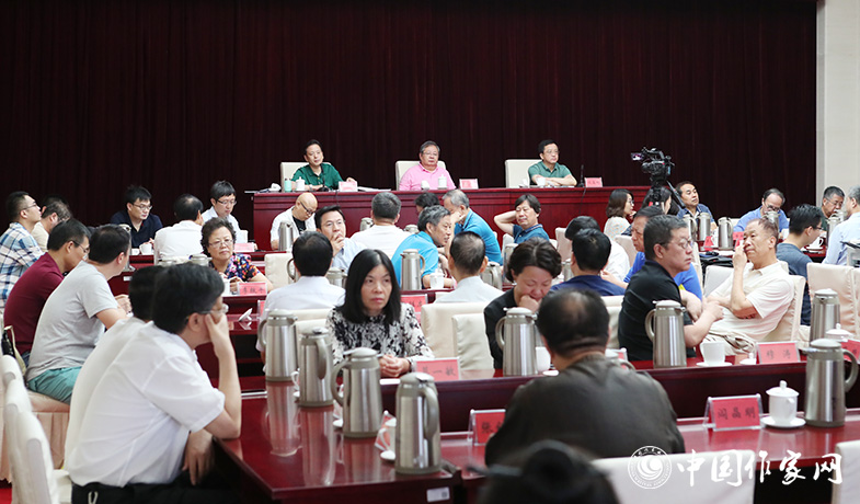 8月11日，第七屆魯迅文學獎終評會