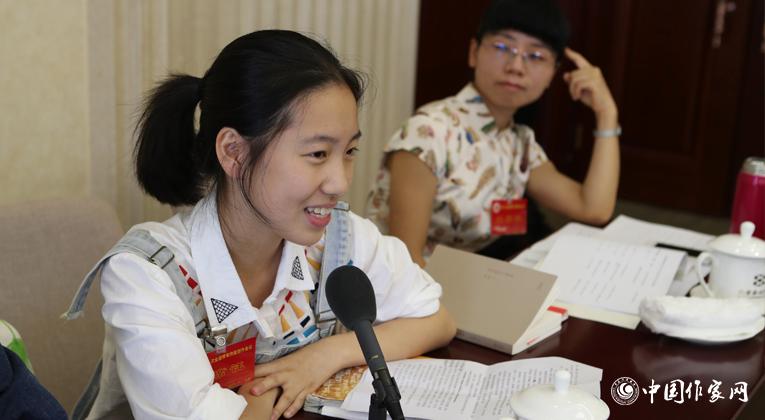 本次青創會最年輕代表汪蘆川在分組討論會場發言