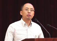 紀紅建：做人民心聲的傳遞者　　方向是根本，行動是關鍵，報告文學作家更需要扎扎實實、默默無聞地行走、記錄、思考和報告。[詳細]