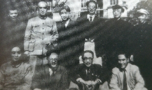 艾青、巴金、史東山、馬思聰等合影