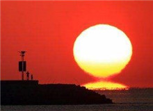 北師大詩歌讀書會 | 讀聞一多《太陽吟》《太陽吟》還表現出一種追尋光明、厭惡黑暗的思想境界……[詳細]