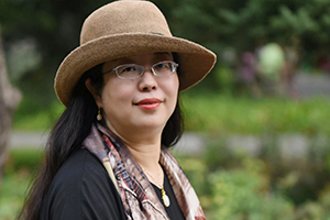 翻譯獎：蒙古文譯漢文作者：哈森（蒙古族）         獲獎感言　　作為一名翻譯，我是無限忠于原著的那一個。文學翻譯不是用另一種語言講述另一個語言的故事那么簡單。須準確譯出原文內容的同時，還要完好地展示原作風格。這也就是嚴復闡明的“信、達、雅”之于我的追求。我是幸運的。作為一名職業翻譯，慶幸翻譯事業是我一生無悔的選擇……