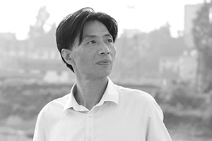 散文獎：《那條叫清江的河》作者：徐曉華(土家族)         獲獎感言　　這份殊榮不是我一個人的，而是我們警隊的榮光。這絕不是一句套話。我是一名有36年警齡的基層警察，在打擊違法犯罪、維護社會治安、服務人民群眾的過程中，與市民、村民們建立了深厚的情誼，也得到了他們的理解、支持和信任。這充分地體現于我的創作過程和作品中……