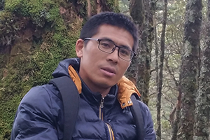 散文獎：《大河》作者：李達偉(白族)         獲獎感言　　《大河》的寫作，是一種重返式的寫作，同時也是一種在場式的寫作，那些在怒江邊教書和生活的過往，在寫作過程中如大河一般流淌不息。無論是《大河》，還是現在寫的《蒼山》，我都想努力重塑一種筋骨，重塑一些在這個時代有些稀缺的精神，我想通過文字重拾那些稀缺的懺悔、善良、愛情、真誠、膽色、平和、謙卑……