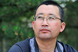 詩歌獎：《西北辭》作者：馬占祥(回族)         獲獎感言　　回顧30年來的詩歌創作，我始終對生存的土地和身邊人群抱有感恩之心：他們不但成就了我，也成全了我的詩歌。詩歌是我向他們致敬的惟一方式。我將繼續寫下去，用文字回報他們贈予我的溫暖和信心。由衷地要說的一句話是：在這個偉大的時代、偉大的國度寫作詩歌是我無上的榮耀……