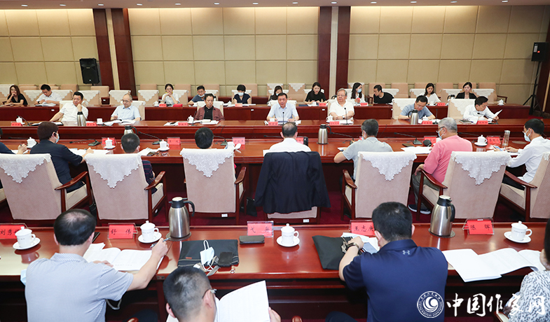 7月26日，第十一屆全國優秀兒童文學獎評獎委員會第一次全體會議在京舉行