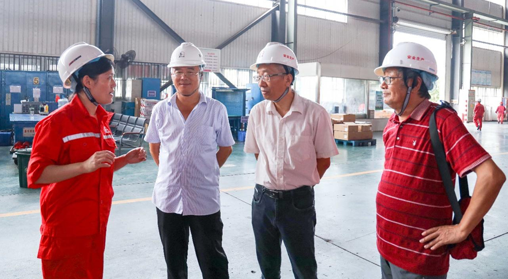 石化作協“紅色文藝輕騎兵”志愿者走進石化機械四機公司