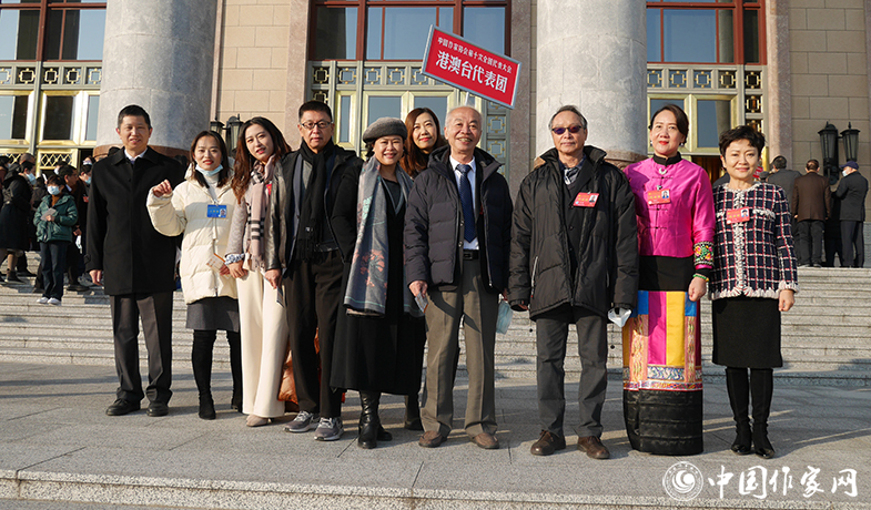 港澳臺代表團及中國作協外聯部工作人員合影