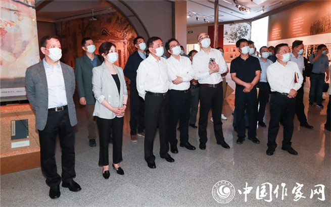 紀念《在延安文藝座談會上的講話》發表80周年特展開幕