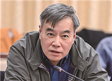 潘凱雄：“文藝批評是一個復雜的問題”《講話》明確指出：“文藝界的主要的斗爭方法之一，是文藝批評?！蔽乃嚺u就要褒優貶劣……[詳細]