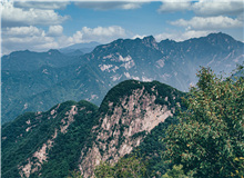 【輯一】南部山區：這是我的出生之地，也將是我的死去之地群山在背后，他古風依舊/蒼天在上，皺紋和傷疤都被曬成了慈祥[詳細]