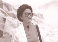 【凌　力】	吳秉杰丨《凌力：尋找歷史與現實有價值聯系的一面》；	劉詩宇丨《<少年天子>：皇權下的“精神病象”》。