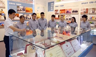 中國作協主題實踐活動走進中石化洛陽工程公司