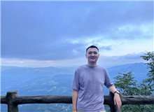 風圣大鵬：寫接地氣的小說，方法也要接地氣如果說《山人行》是一個起點，《臥牛溝》就是一次在現實題材道路上我對自己的再度審視和突圍……[詳細]