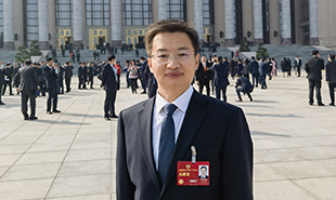 全國政協委員、山西省作協主席李駿虎　