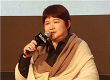 何向陽：《月下》是李鳳群的驚艷之作　　李鳳群將小說人物層層剝蝕，層層反芻，向我們道出現代女性生活中的罪與罰。[詳細]