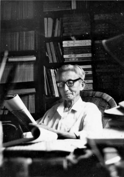 學人小傳  劉敦愿（1918—1997），湖北漢陽人。1944年畢業于國立藝術?？茖W校西畫科。1947年應聘于山東大學，先后在中文系、歷史系執教。早年致力于山東地區田野考古調查，晚年專注于美術考古研究，針對史前陶器藝術、商周青銅藝術、東周與漢代繪畫藝術等問題撰寫了一系列論文。著有《劉敦愿文集》。