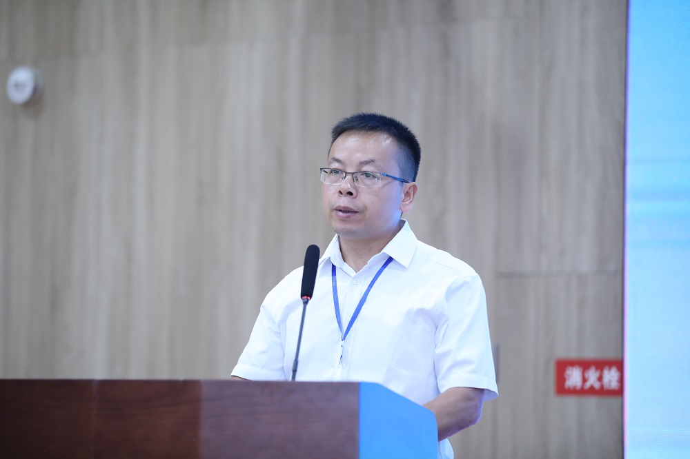 《梵凈山》編輯楊正治代表獲獎內刊發言