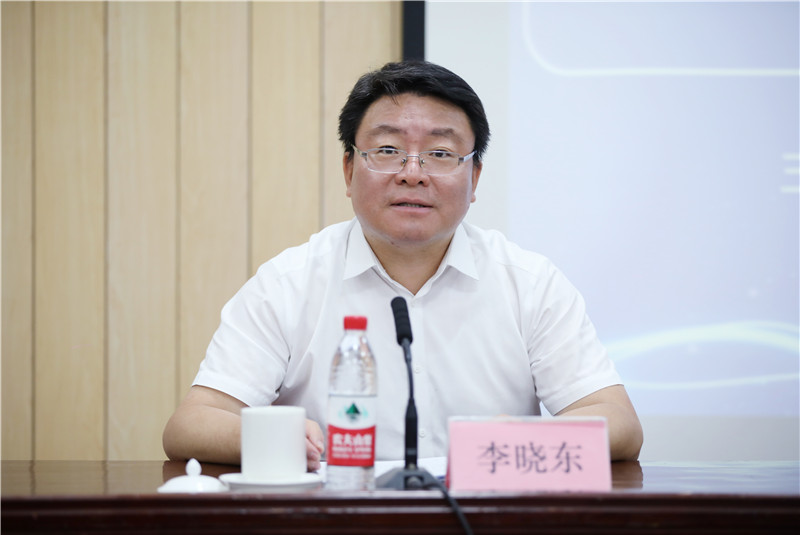 中國作協社聯部主任李曉東作總結