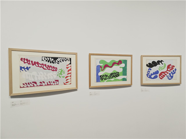 書中每一幅圖版都有著大膽的配色，充滿生命力與韻律感，馬蒂斯將其稱之為“色彩與節奏的即興，它們來自于馬戲團、民間故事以及我旅行記憶的結晶?！逼渲杏腥稘暫吩佻F了塔希提之旅的美好記憶。這本書取名為“爵士”，是藝術家希望用爵士樂充滿即興和自由的實驗精神來呼應自己的創作理念。