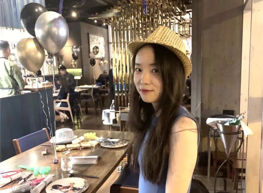 大頭馬 2020年加入中國作家協會。大頭馬在8歲左右就已經開始寫作，在采訪中大頭馬提到自己是中國互聯網最早的一代網民，不僅在網上發帖寫東西，還會把生活中的經歷寫成文章，發表在報刊上?！皩懽骱桶l表對我來說就像吃飯喝水那樣自然，沒有什么特別的轉折點?！? /></p>
<p style=