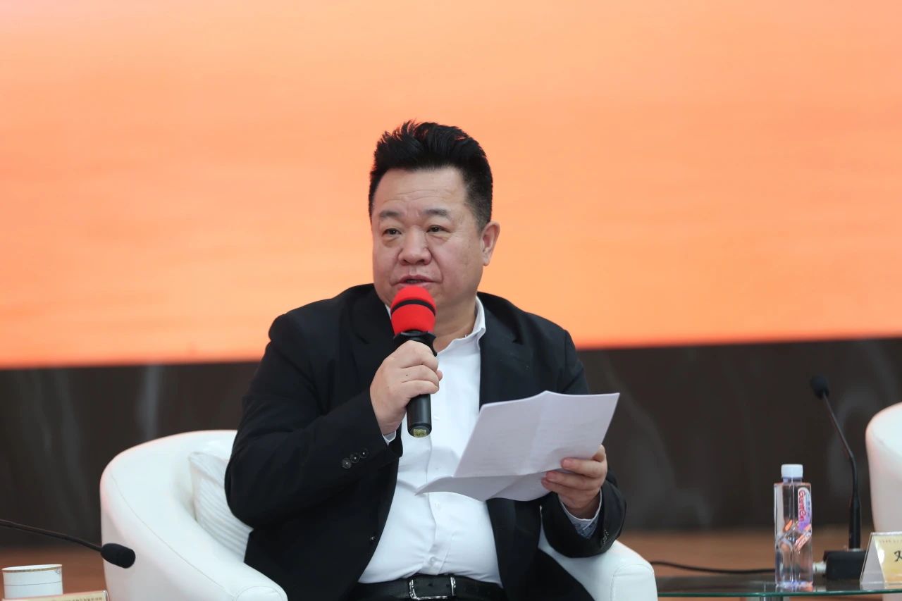 中國作協書記處書記邱華棟主持活動