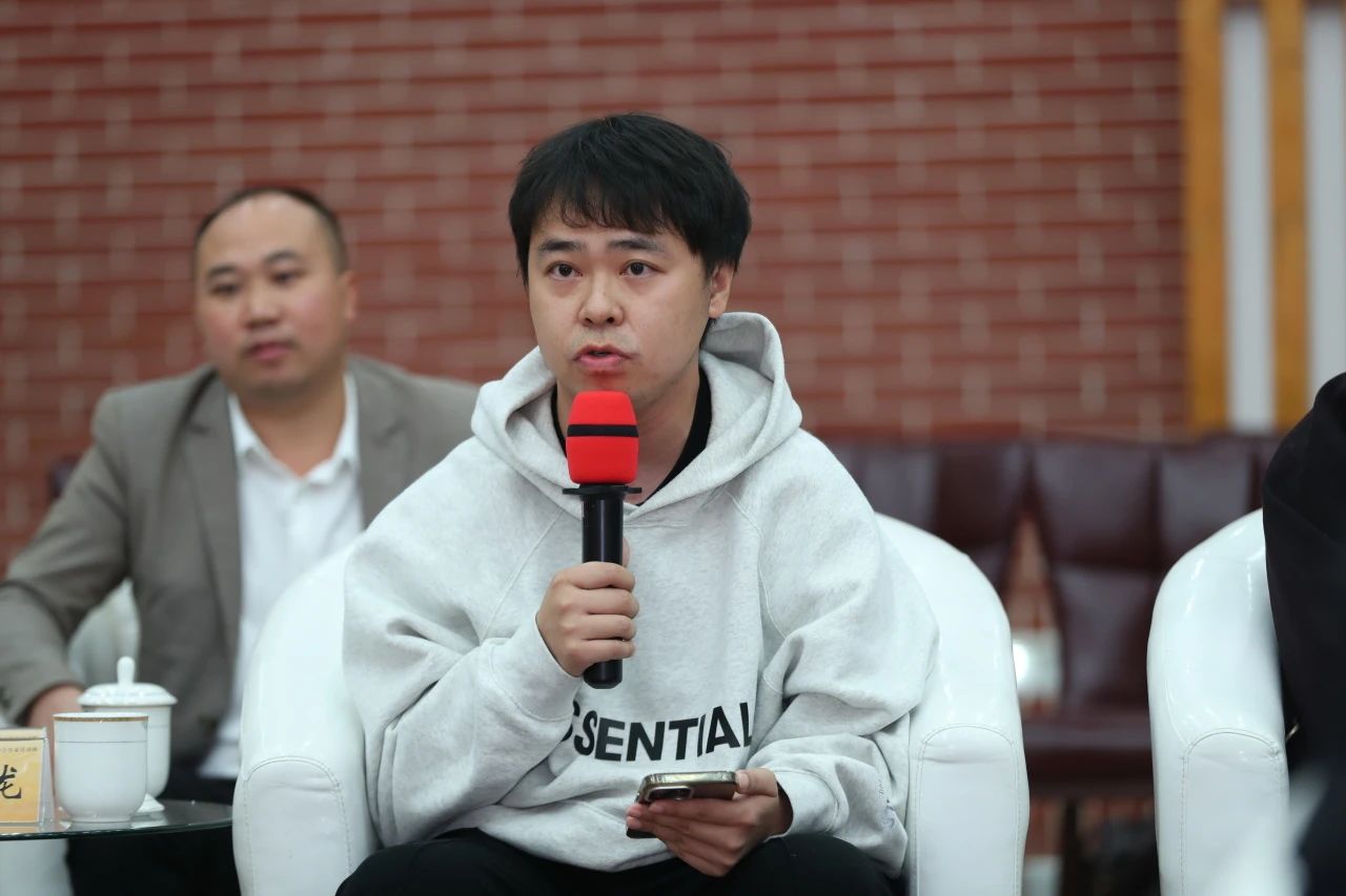 作家李尚龍發言