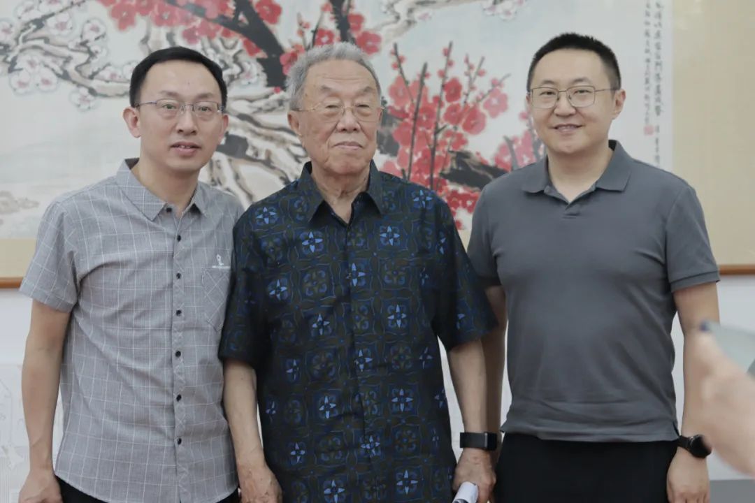 王蒙、沈杏培、李松睿2023年7月在北戴河