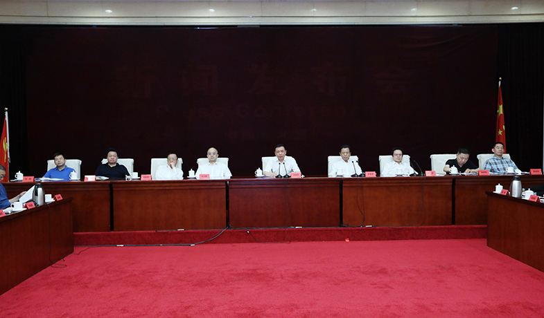 7月25日，第十一屆茅盾文學獎評獎委員會第一次全體會