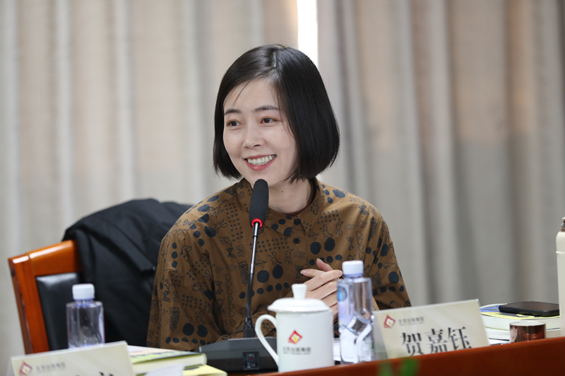 賀嘉鈺在會上發言