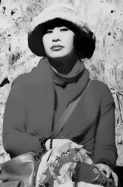  海男，寫作繪畫，生活在云南