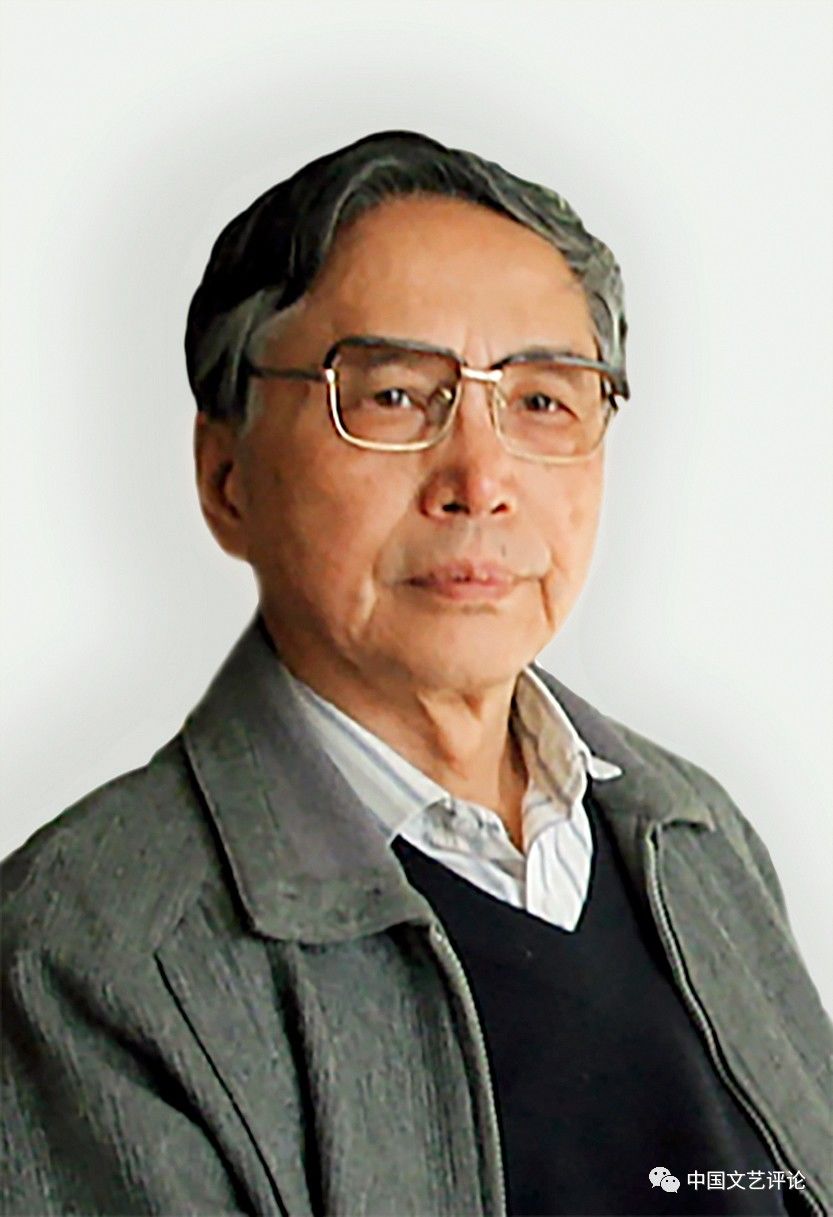 錢中文簡介：1932年11月生，江蘇無錫人。1955年畢業于中國人民大學俄語系，1955—1959年就讀于莫斯科大學研究生部俄羅斯語言文學系?，F為中國社會科學院榮譽學部委員、文學研究所研究員、研究生院教授、博士生導師(自1987年起)，中國作家協會全國委員會榮譽委員，中國中外文藝理論學會名譽會長。曾任中國社會科學院文學所文藝理論研究室主任、比較文學研究室主任、《文學評論》主編、學術委員會委員，國務院學位委員會中國語言文學學科評議組成員與召集人。著有《果戈理及其諷刺藝術》、《現實主義和現代主義》、《文學原理——發展論》(后改為《文學發展論》)、《文學理論流派與民族文化精神》、《文學理論：走向交往對話的時代》、《新理性精神文學論》、《錢中文學術文化隨筆》、《自律與他律》(合著)、《錢中文文集》韓國版4卷本、《文學理論：求索與反思》、《新理性精神與當代文論建設》、《現代性與當代文學理論》、《桐蔭夢痕》、《文學的鄉愁》等，有《錢中文文集》5卷本問世。主編《巴赫金全集》譯文7卷、《讀世界》6種、《文學理論建設叢書》7種；合作主編多種論文集、《新時期文藝學建設叢書》36種、《現代外國文藝理論譯叢》14種。合譯有長篇小說《現代牧歌》([俄]謝德林著)等。