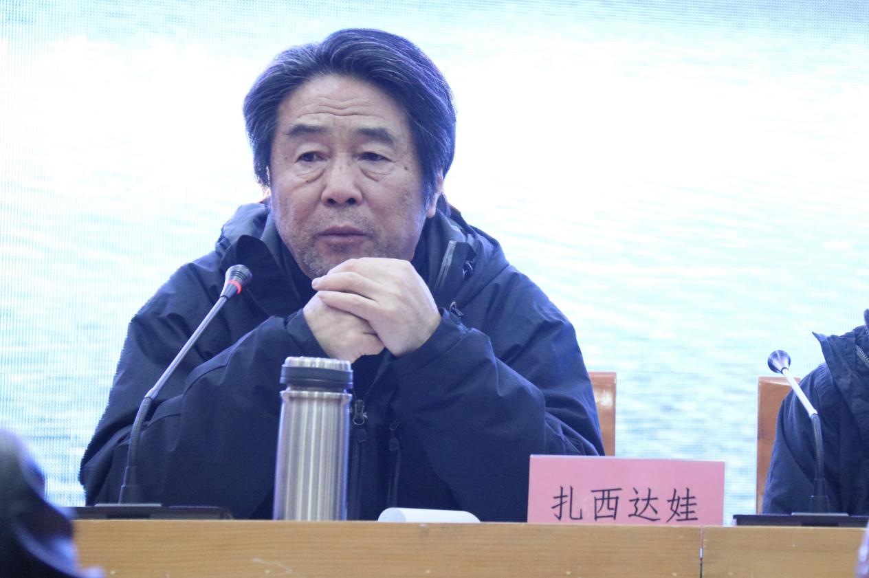 西藏自治區政協副主席、文聯主席扎西達娃在開班儀式講話