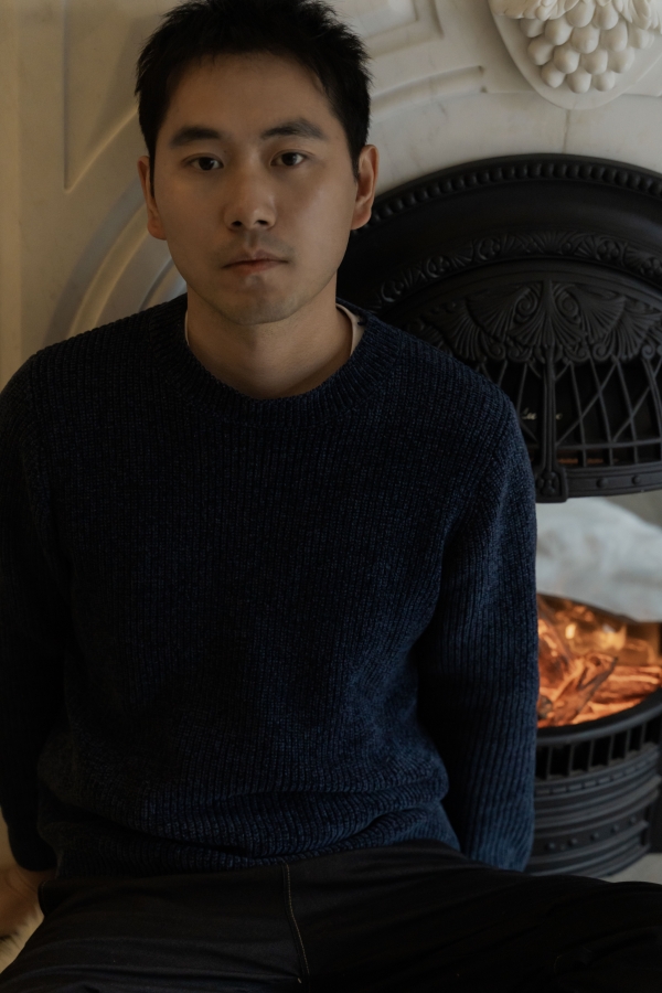 吳忠全，作家、編劇，已出版《橋聲》《春日站牌》《寒夜無聲》等，編劇作品《我，喜歡你》《在一起》《時空來電》等