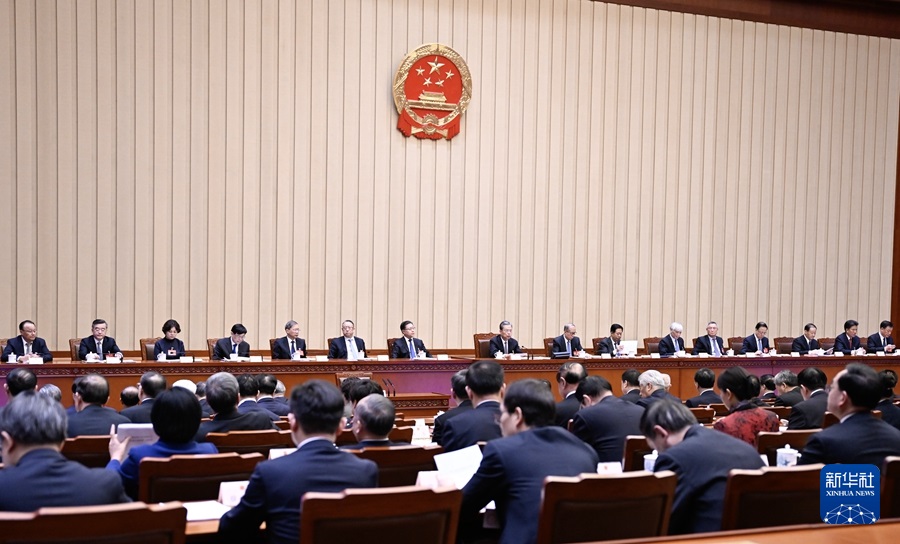 3月10日，十四屆全國人大二次會議主席團在北京人民大會堂舉行第三次會議。主席團常務主席趙樂際主持會議。新華社記者 謝環馳 攝